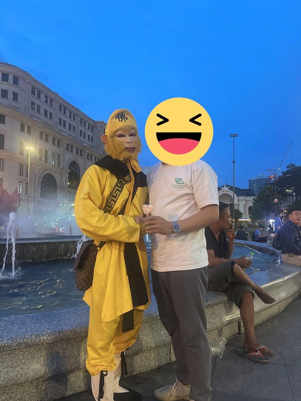 Ảnh vui 29-12: Nghe danh Tôn Ngộ Không đã lâu nay mới được chụp hình - Ảnh 1. Ảnh vui 29-12: Nghe danh Tôn Ngộ Không đã lâu nay mới được chụp hình - Ảnh 1.