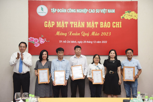 Báo Tuổi Trẻ đạt giải đặc biệt báo chí viết về Ngành cao su Việt Nam - Ảnh 4.