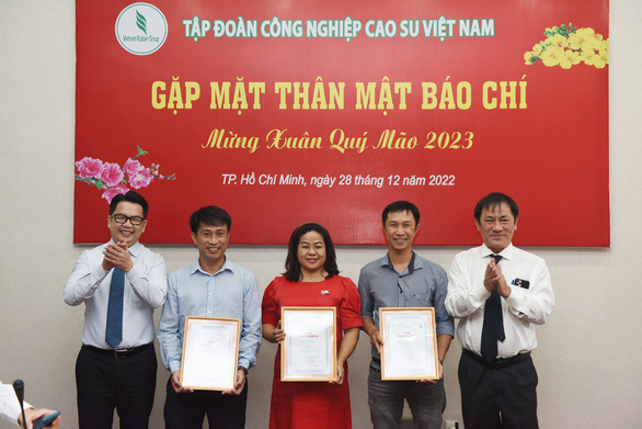 Báo Tuổi Trẻ đạt giải đặc biệt báo chí viết về Ngành cao su Việt Nam - Ảnh 5.