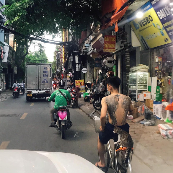 Ảnh vui 4-12: Thiên thần gãy cánh hạ phàm thành... con sen - Ảnh 1. Ảnh vui 4-12: Thiên thần gãy cánh hạ phàm thành... con sen - Ảnh 1.