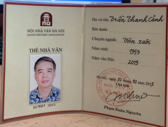 Ông Trần Thanh Cảnh vào Hội Nhà văn Việt Nam, rút khỏi Hội Nhà văn Hà Nội - Ảnh 1.