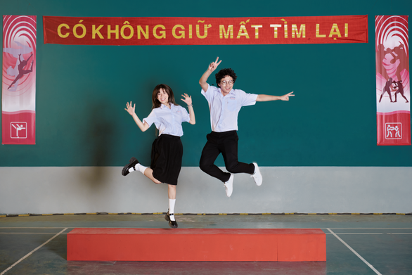 Isaac xuất hiện theo cách đặc biệt, gây ‘sóng gió’ trong MV mới của Hoàng Yến Chibi - Ảnh 1. Isaac xuất hiện theo cách đặc biệt, gây ‘sóng gió’ trong MV mới của Hoàng Yến Chibi - Ảnh 1.
