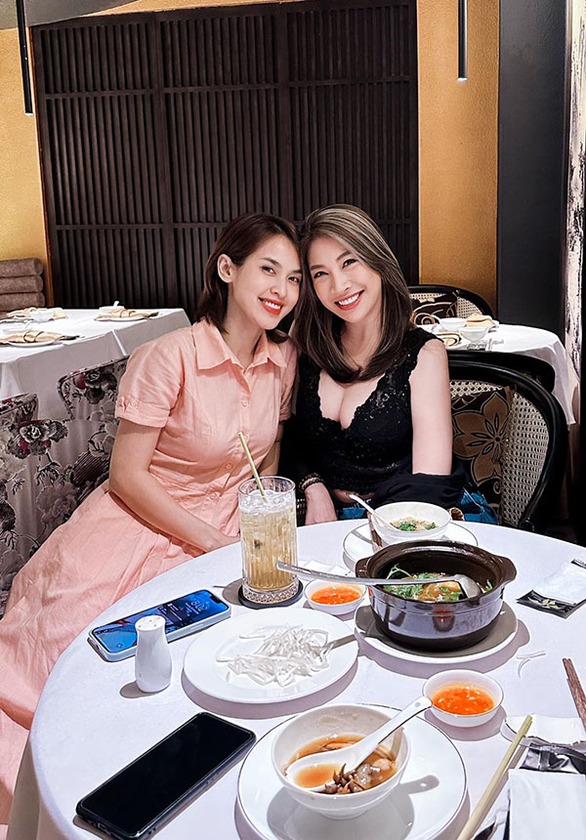 Ảnh vui sao Việt 30-12: Ninh Dương Lan Ngọc mặt mày lem luốc - Ảnh 9. Ảnh vui sao Việt 30-12: Ninh Dương Lan Ngọc mặt mày lem luốc - Ảnh 9.