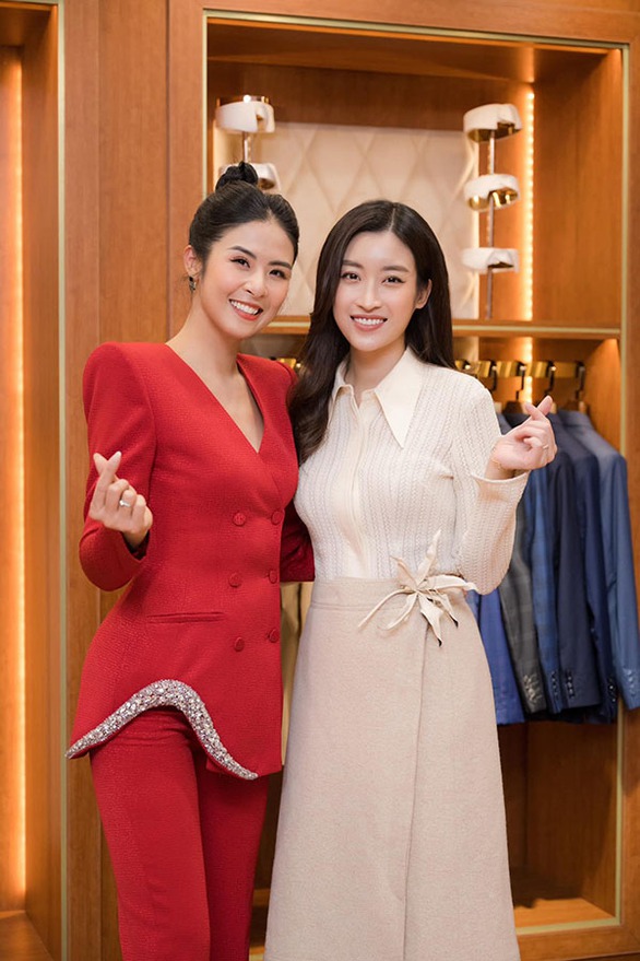 Ảnh vui sao Việt 31-12: Con trai Lý Hải viết đơn xin từ chức lấy sữa - Ảnh 3. Ảnh vui sao Việt 31-12: Con trai Lý Hải viết đơn xin từ chức lấy sữa - Ảnh 3.