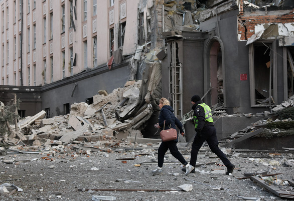 Ukraine vẫn bị tấn công ngày cuối năm, nhiều vụ nổ ở Kiev - Ảnh 1.
