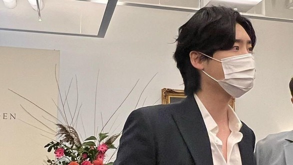 Lee Jong Suk tiết lộ lý do từng ghét IU khi mới quen, xác nhận tin hẹn hò - Ảnh 8. Lee Jong Suk tiết lộ lý do từng ghét IU khi mới quen, xác nhận tin hẹn hò - Ảnh 8.