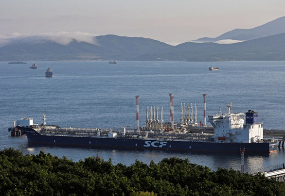 Điện Kremlin tuyên bố đáp trả mức trần giá dầu EU, Úc áp lên Nga - Ảnh 1.