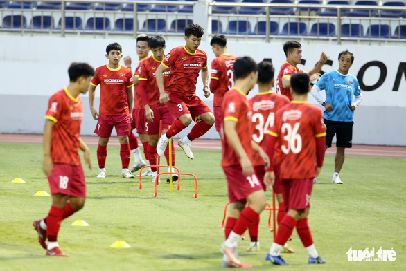 HLV Park Hang Seo về nước nhận huân chương, vắng 3 buổi tập của đội tuyển Việt Nam - Ảnh 2.