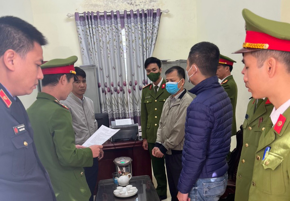 Bắt giám đốc chi nhánh Văn phòng Đăng ký đất đai huyện Lục Ngạn - Ảnh 1.