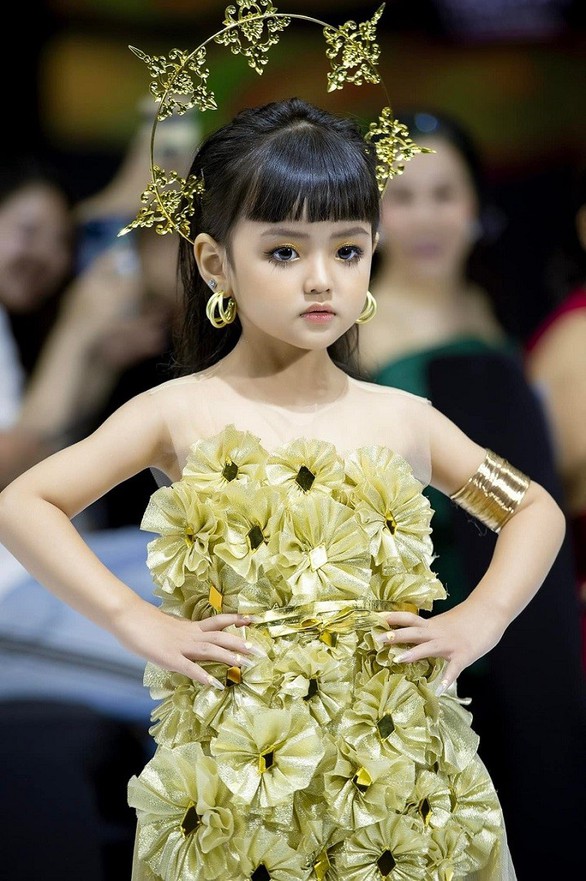 Phát sốt với vẻ đáng yêu của sao nhí 5 tuổi làm nữ chính phim Đừng làm mẹ cáu - Ảnh 6. Phát sốt với vẻ đáng yêu của sao nhí 5 tuổi làm nữ chính phim Đừng làm mẹ cáu - Ảnh 6.