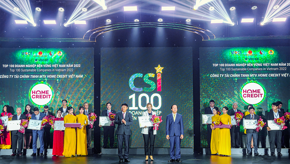 Home Credit lọt Top 100 doanh nghiệp bền vững Việt Nam nhờ chiến lược ESG toàn diện - Ảnh 1.
