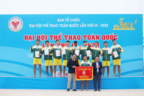 TP.HCM giành cả 2 huy chương vàng môn bóng ném bãi biển tại Đại hội thể thao toàn quốc 2022 - Ảnh 1.