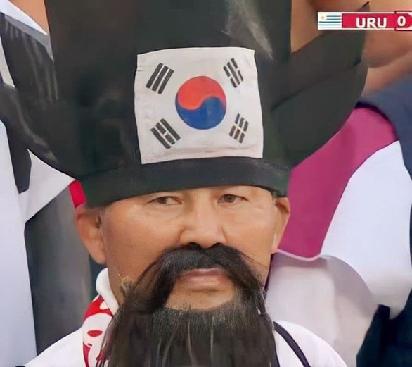 Loạt cổ động viên quậy tưng tại World Cup 2022 - Mẹ biết mẹ buồn á! (P2) - Ảnh 9. Loạt cổ động viên quậy tưng tại World Cup 2022 - Mẹ biết mẹ buồn á! (P2) - Ảnh 9.