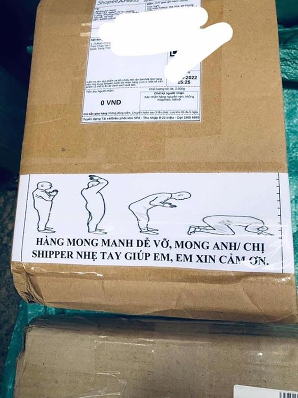 Ảnh vui 9-12: Chú ếch làm bài toán phải bán bao nhiêu đứa con để mua được chiếc đồng hồ?! - Ảnh 5. Ảnh vui 9-12: Chú ếch làm bài toán phải bán bao nhiêu đứa con để mua được chiếc đồng hồ?! - Ảnh 5.