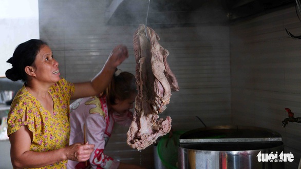 Làng Vân Cù danh tiếng phở Nam Định - Kỳ 2: Bát phở trâu bên đình Vân Cù - Ảnh 3. Làng Vân Cù danh tiếng phở Nam Định - Kỳ 2: Bát phở trâu bên đình Vân Cù - Ảnh 3.