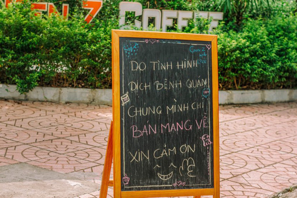 Bắc Ninh, Bắc Giang cho nhiều dịch vụ hoạt động lại trừ karaoke - Ảnh 1.