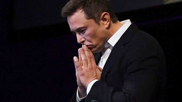 Elon Musk thừa nhận từng có quyết định rất ‘ngốc’ - Ảnh 1.