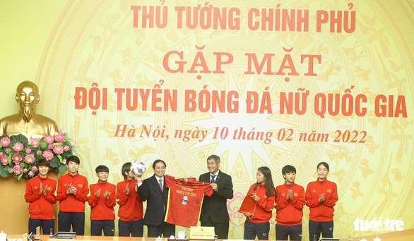 Thủ tướng Phạm Minh Chính: ‘Đời sống của các nữ tuyển thủ khiến chúng ta phải trăn trở’ - Ảnh 3. Thủ tướng Phạm Minh Chính: ‘Đời sống của các nữ tuyển thủ khiến chúng ta phải trăn trở’ - Ảnh 3.