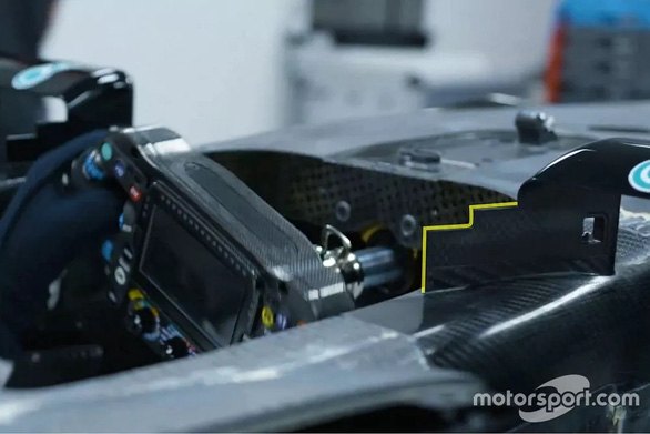 Vì sao xe đua F1 Mercedes có kính chắn gió hình răng cưa? - Ảnh 2.