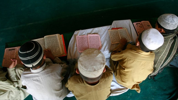 Một người Pakistan bị ném đá chết vì đốt kinh Qu’ran - Ảnh 1.