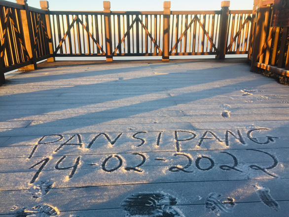 Xuất hiện sương muối trên đỉnh Fansipan ngày lễ Tình nhân - Ảnh 2.