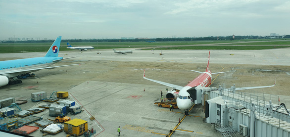 Ngày 15-2, Tân Sơn Nhất đón 24 chuyến bay quốc tế - Ảnh 1.