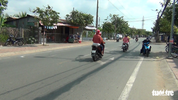 Khởi tố nam thanh niên đập phá xe thượng tá công an - Ảnh 2.