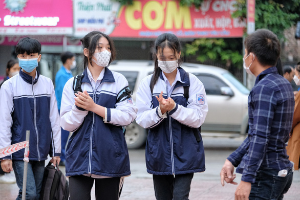 Hà Nội giao các quận, huyện có phương án học trực tiếp cho lớp 7 đến 12 - Ảnh 1.