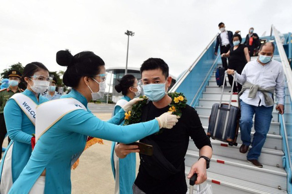 1 tháng rưỡi nối lại các chuyến bay quốc tế: có 153.000 khách đi, đến Việt Nam - Ảnh 1.