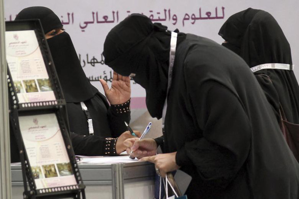 28.000 phụ nữ Saudi Arabia đăng ký tuyển dụng 30 vị trí lái tàu - Ảnh 1.