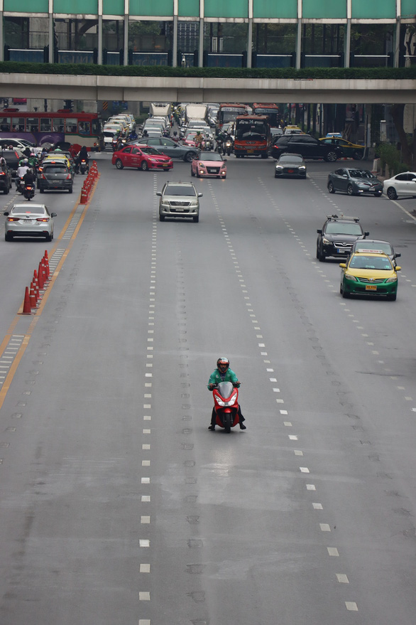  Từ nay mình rủ nhau đi Krung Thep - Ảnh 1.