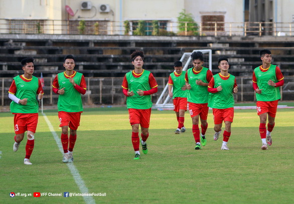 Đội tuyển U23 Việt Nam có 6 cầu thủ phải tập riêng vì sức khỏe - Ảnh 1.