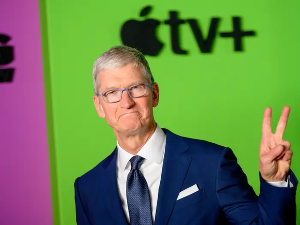 Lương thưởng lãnh đạo Apple gần 100 triệu USD, gây choáng - Ảnh 1.
