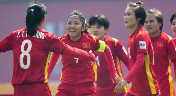 Đá bại Thái Lan, tuyển nữ Việt Nam đến gần chiếc vé dự World Cup 2023 - Ảnh 1.