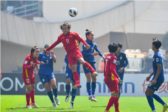 Đá bại Thái Lan, tuyển nữ Việt Nam đến gần chiếc vé dự World Cup 2023 - Ảnh 2.