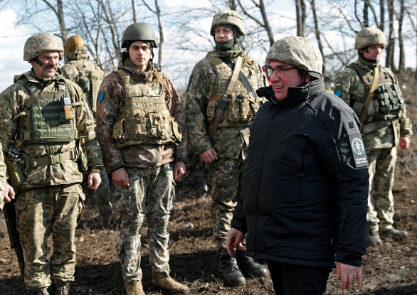 Hội đồng An ninh Ukraine muốn ban bố tình trạng khẩn cấp toàn quốc - Ảnh 1.