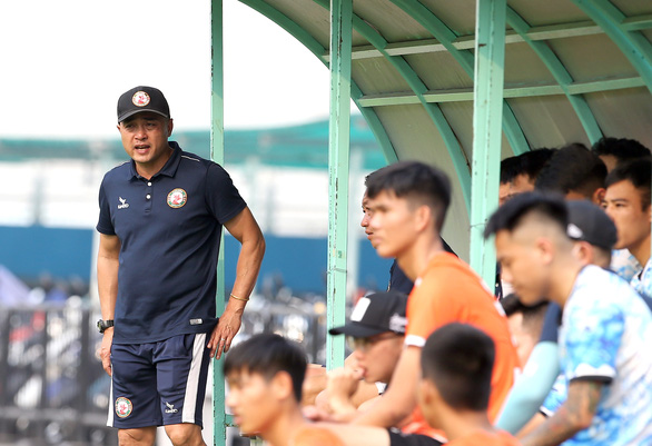 19 cầu thủ mắc COVID-19, CLB Bình Định xin hoãn ra sân - Ảnh 1.