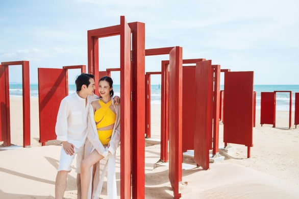Đông Nhi - Ông Cao Thắng tận hưởng kỳ nghỉ tại NovaWorld Phan Thiet - Ảnh 2. Đông Nhi - Ông Cao Thắng tận hưởng kỳ nghỉ tại NovaWorld Phan Thiet - Ảnh 2.