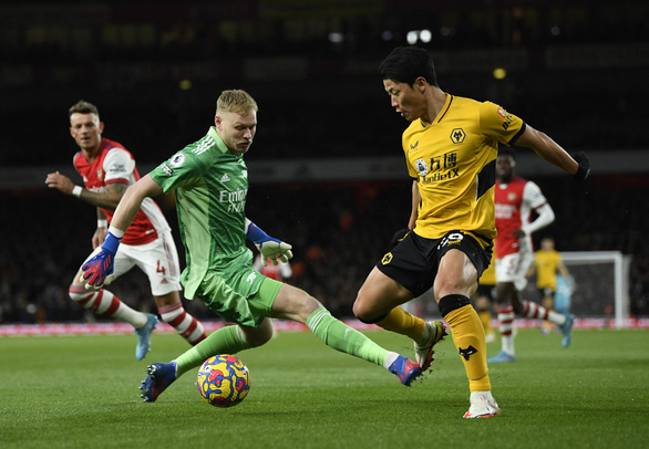 Pha phản lưới phút 90+5 giúp Arsenal ngược dòng kịch tính - Ảnh 2.