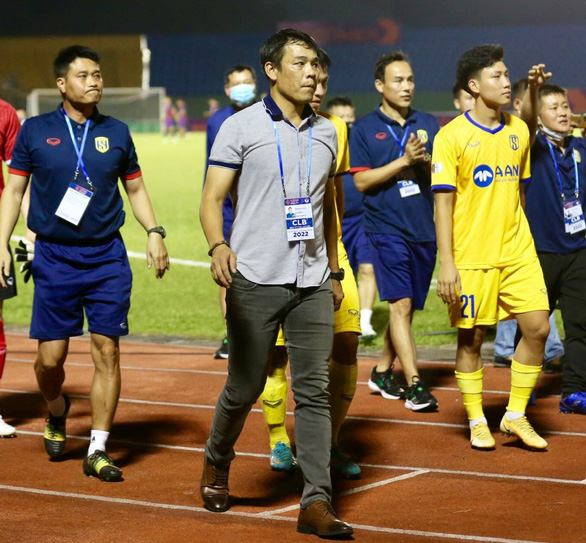 Vòng 1 V-League 2022: B.Bình Dương ngã ngựa trên sân nhà - Ảnh 2.