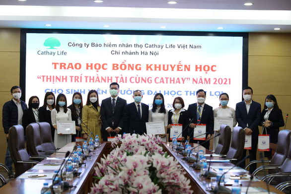 Trao 150 suất học bổng Thịnh trí thành tài cùng Cathay 2021 - Ảnh 3.