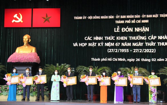 Bí thư Nguyễn Văn Nên: Lịch sử TP.HCM sẽ mãi mãi khắc ghi sự đóng góp của lực lượng y tế - Ảnh 5. Bí thư Nguyễn Văn Nên: Lịch sử TP.HCM sẽ mãi mãi khắc ghi sự đóng góp của lực lượng y tế - Ảnh 5.