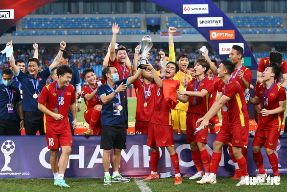Tuyển U23 Việt Nam lên ngôi vô địch: Cái kết đẹp sau hành trình gian nan - Ảnh 1.