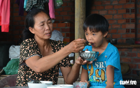 Trao vốn tiếp sức cho 40 hộ nông dân ở Bình Thuận - Ảnh 1.