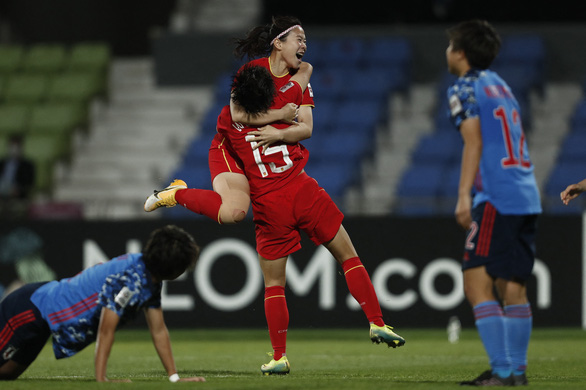 Gỡ hòa 2-2 phút 119, tuyển nữ Trung Quốc thắng Nhật ở loạt sút 11m vào chung kết - Ảnh 2.