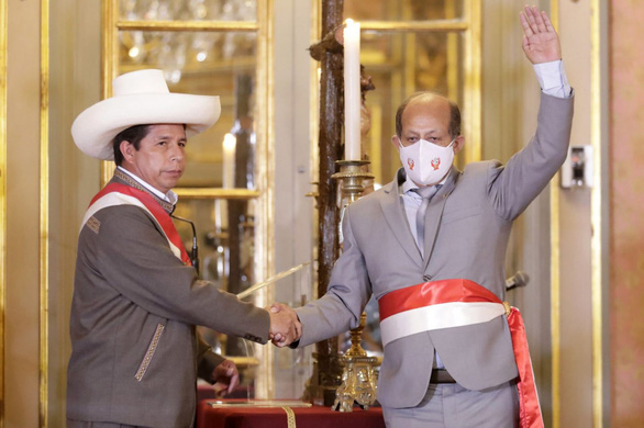 Thủ tướng Peru mất chức sau vài ngày vì tội đánh vợ - Ảnh 2.