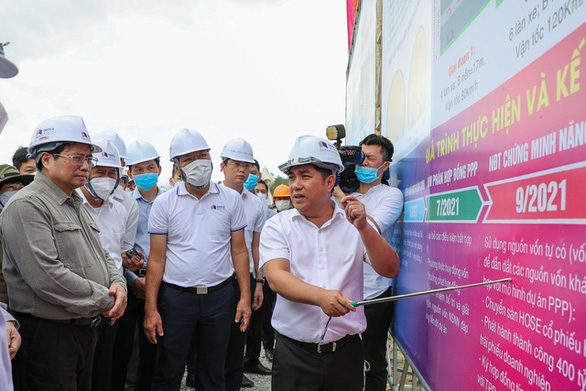 Thủ tướng kiểm tra thi công tuyến cao tốc Bắc - Nam ngay đầu xuân - Ảnh 6.