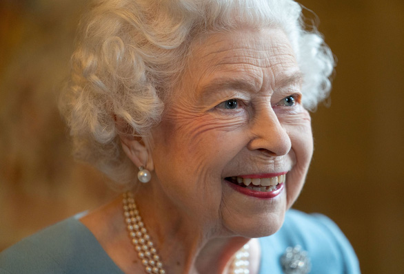 Nữ hoàng Anh muốn vợ Thái tử Charles được phong hậu nếu ông lên ngôi - Ảnh 1.