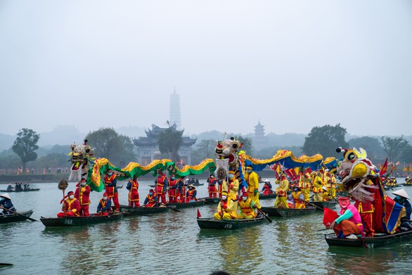 Tìm về một mùa lễ hội an vui - Ảnh 3. Tìm về một mùa lễ hội an vui - Ảnh 3.