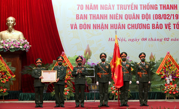 Thanh niên quân đội nhận Huân chương Bảo vệ Tổ quốc hạng nhất - Ảnh 1.